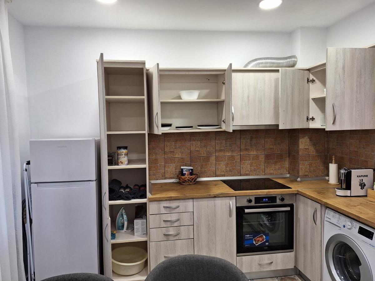 Black Eagle Central Unirii Square, 2 King Size Bedrooms, Free Private Parking Орадеа Екстериор снимка